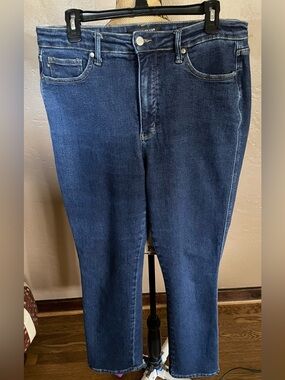 Judy Blue Women's Straight Leg Jeans in Dark Blue Wash